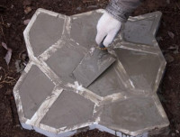 Заполнение формы бетоном