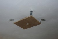 Площадка для установки люстры на подвесной потоло